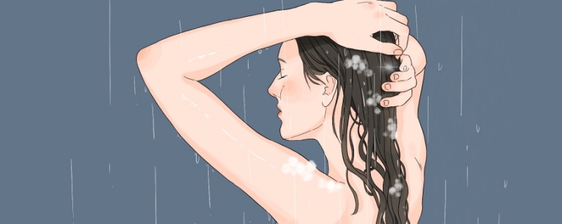 女子酒店洗澡时浴室天花板突打开 酒店称或因热胀冷缩