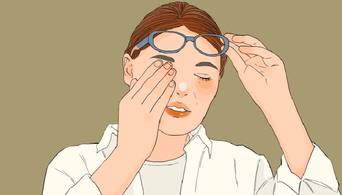 浙江女子一到晚上眼睛就发痒 睫毛上附着10个灰白色虫体蠕动